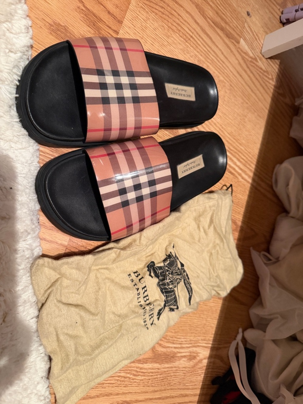 Burberry Slides - Picture 3 of 3